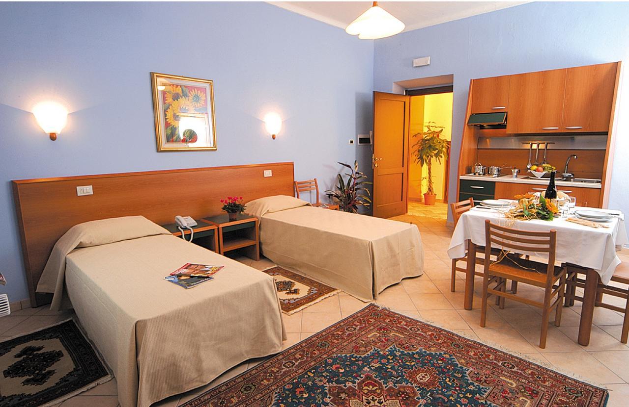 Casa Vacanze Provenzale Torre Pellice Cameră foto